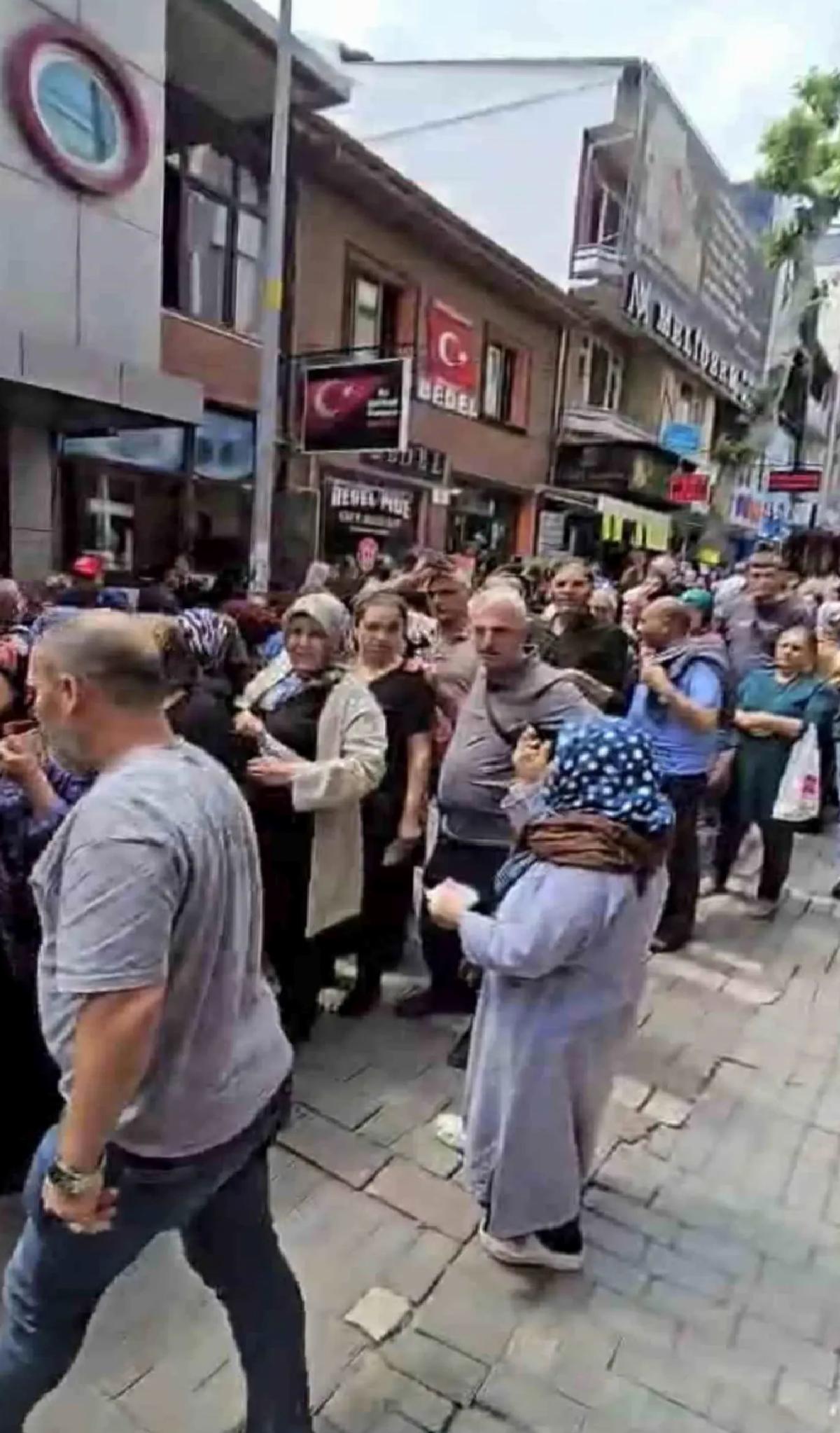 Karacabey’de Çekiliş İzdihamı