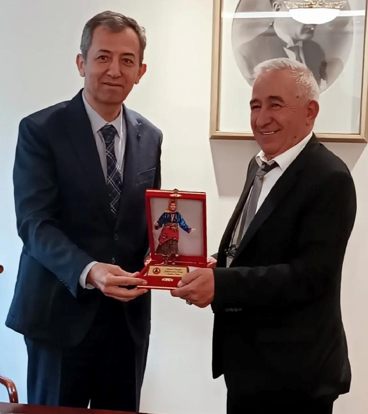 Karaşarlılar Derneği’nden Ali Arif Özzeybek’e Ziyaret