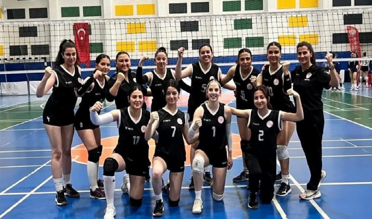 Kars KYK Voleybol Grubu Türkiye 5’incisi Oldu