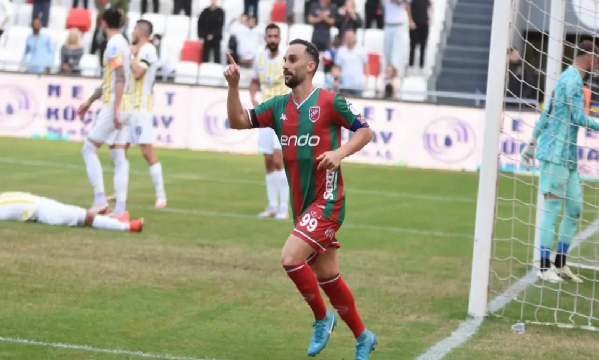 Karşıyaka’da Cenk Ahmet Sakatlandı