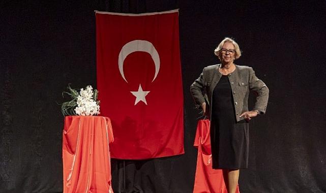 Karşıyaka’nın çınarlarından renkli defile