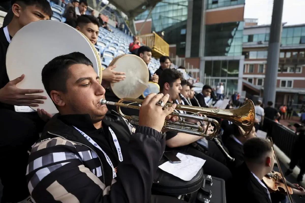 Kasımpaşa-Trabzonspor maçı öncesinde müzik aktifliği düzenlendi