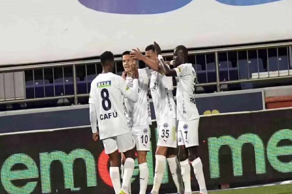 Kasımpaşa, Trabzonspor’u 1-0 Önde Bitirdi