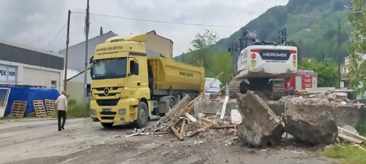 Kaynaşlı’da Süreksiz İş Yerlerinin Yıkımı Başladı