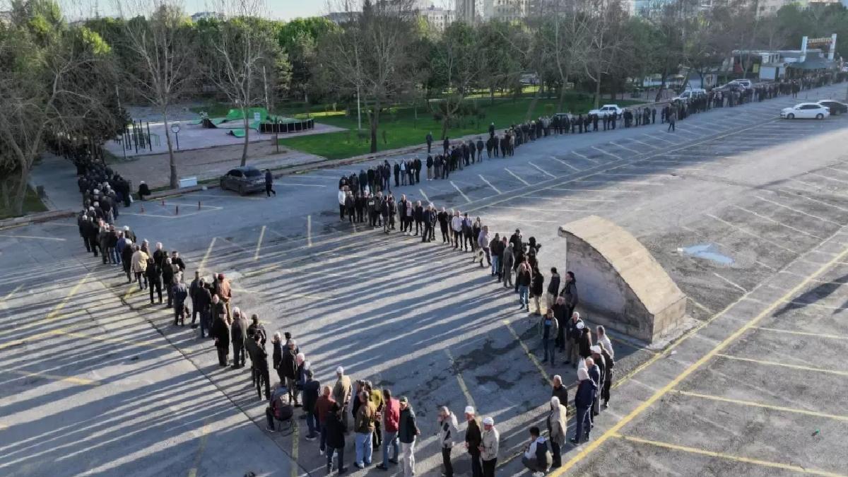 Kayseri’de Fideler İçin Uzun Kuyruklar