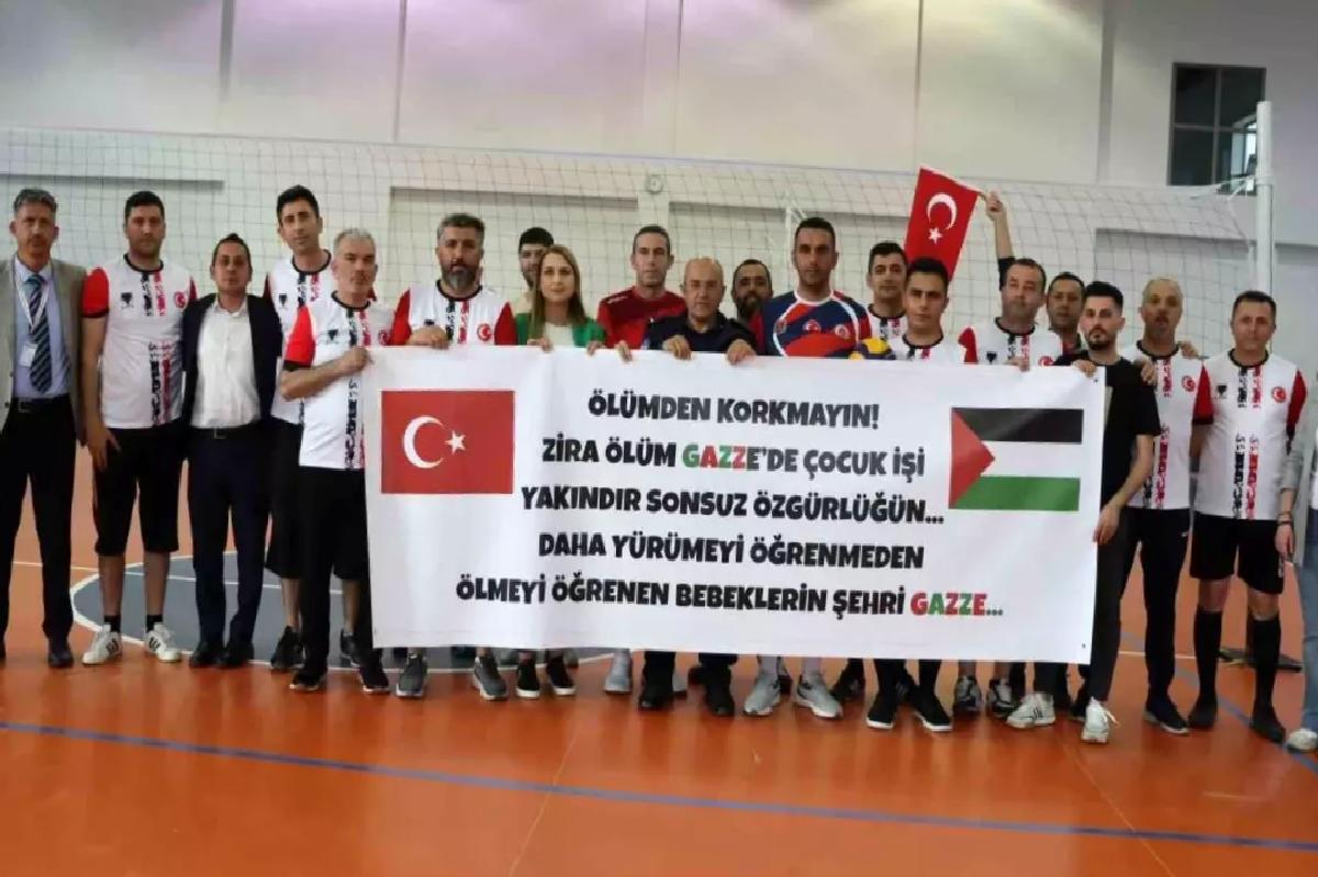 Kayseri’de Voleybol Turnuvasında Filistinli Çocuklara Dayanak