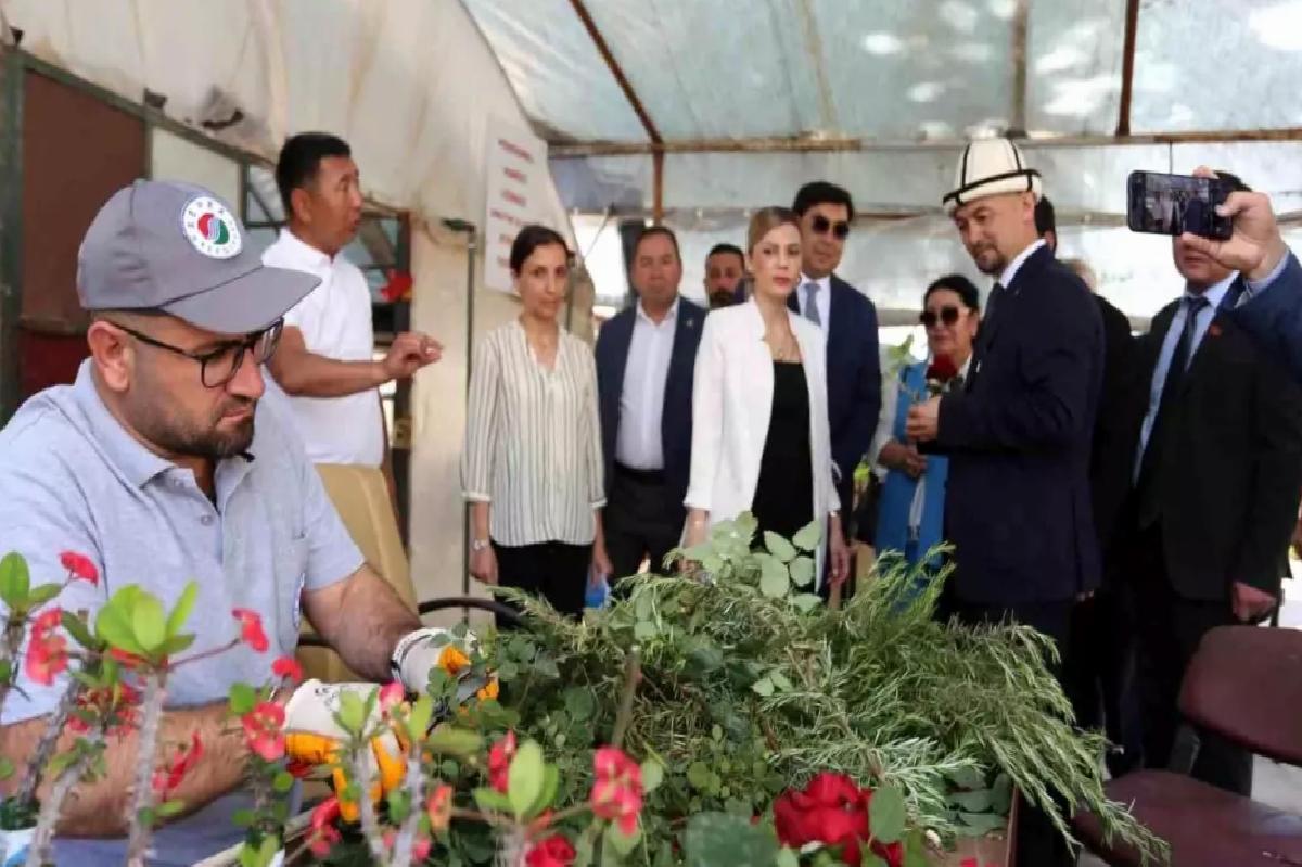 Kepez ve Kırgız Balıkçı kenti ortasında kardeşlik köprüsü kuruldu
