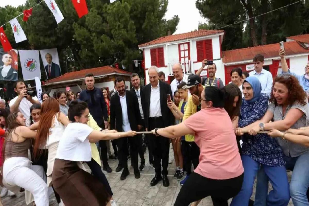 Kepez’de Anneler Günü Aktifliği Renkli Manzaralara Sahne Oldu