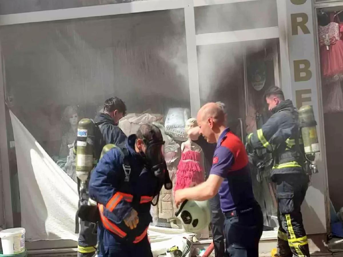 Keşan’da Çocuk Giysi Mağazasında Yangın