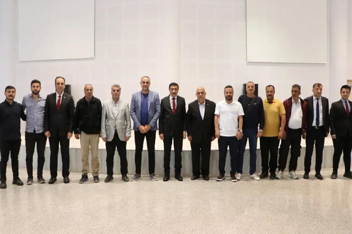 Kilis 7 Aralık Üniversitesi Rektörü Akman, basın mensuplarıyla bir ortaya geldi