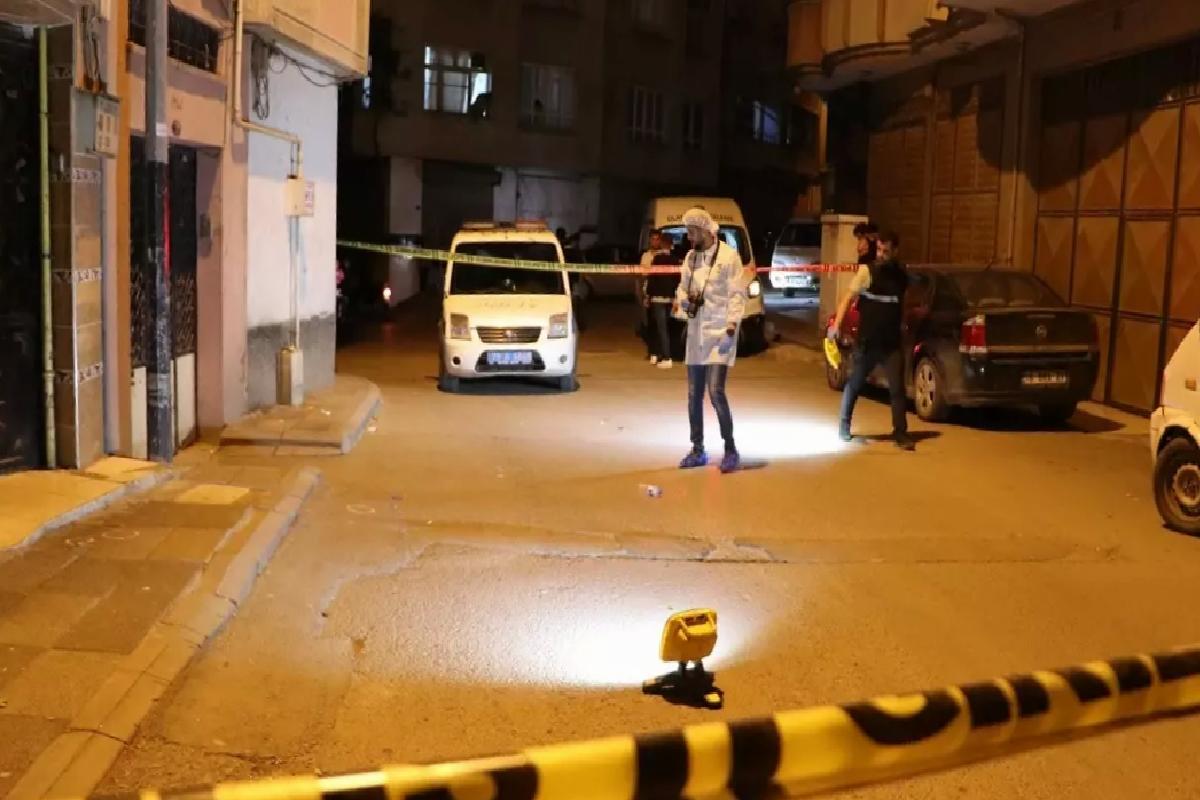 Kilis’te Araç Park Yeri Hengamesi: Baba ve Oğlu Yaralandı
