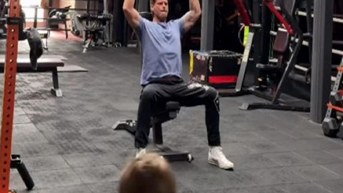 Kıvanç Tatlıtuğ ile oğlu Kurt Efe spora gitti! Yayınlanan görüntülere yorum yağdı