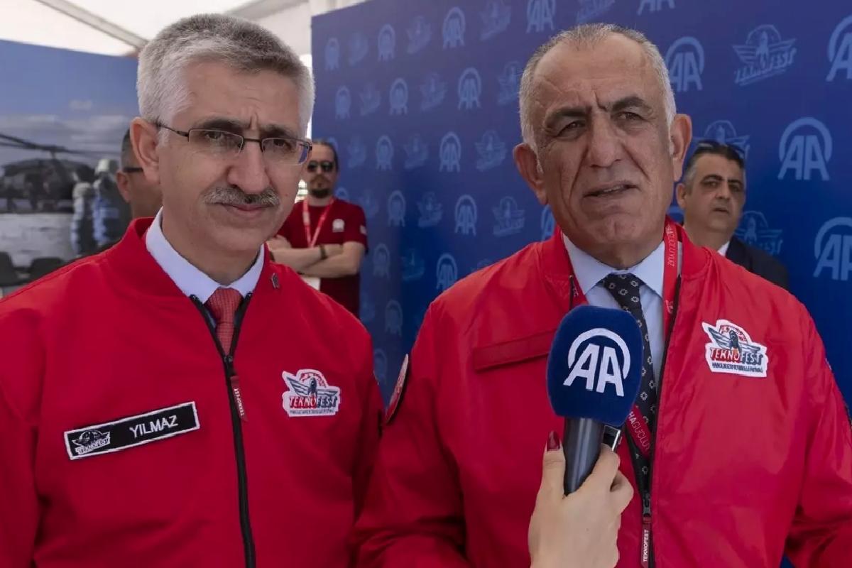KKTC Milli Eğitim Bakanı Çavuşoğlu, TEKNOFEST KKTC’deki AA standını ziyaret etti Açıklaması