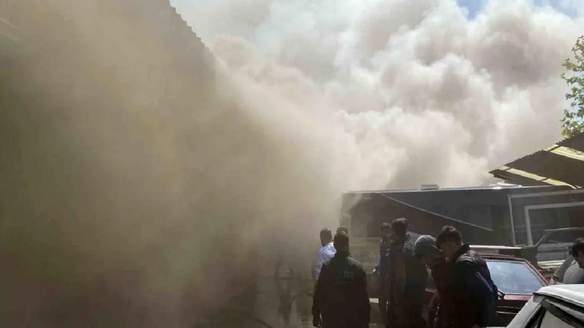 Kocaeli’de Oto Kilit Dükkanında Yangın