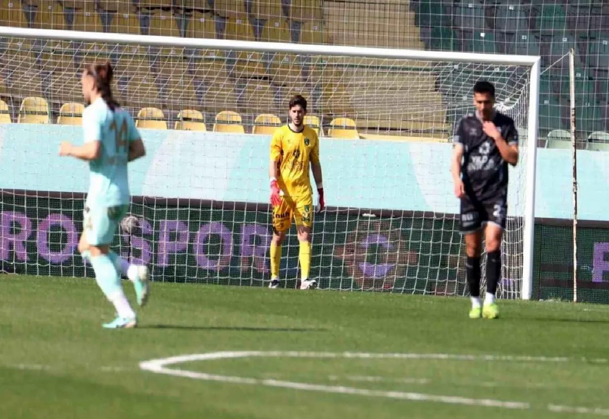 Kocaelispor, Kaleci Batuhan Şen ile Yollarını Ayırdı