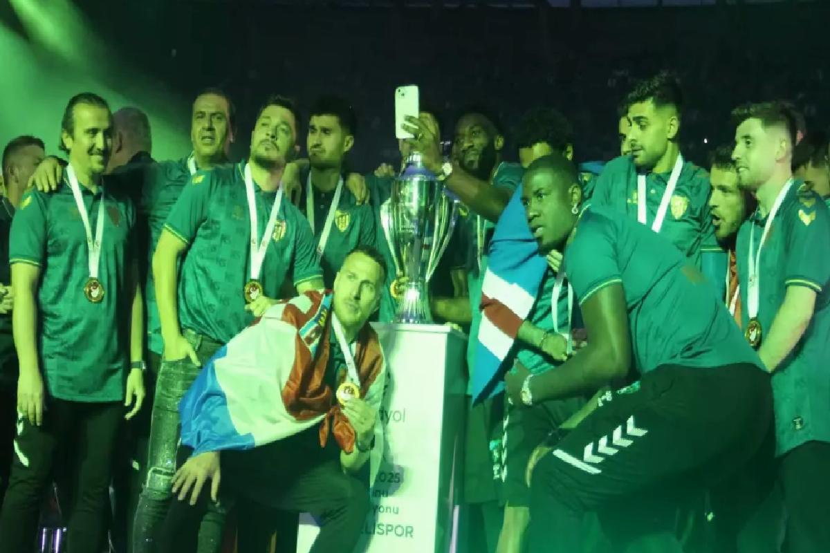 Kocaelispor Muhteşem Lig’e Yükseldi