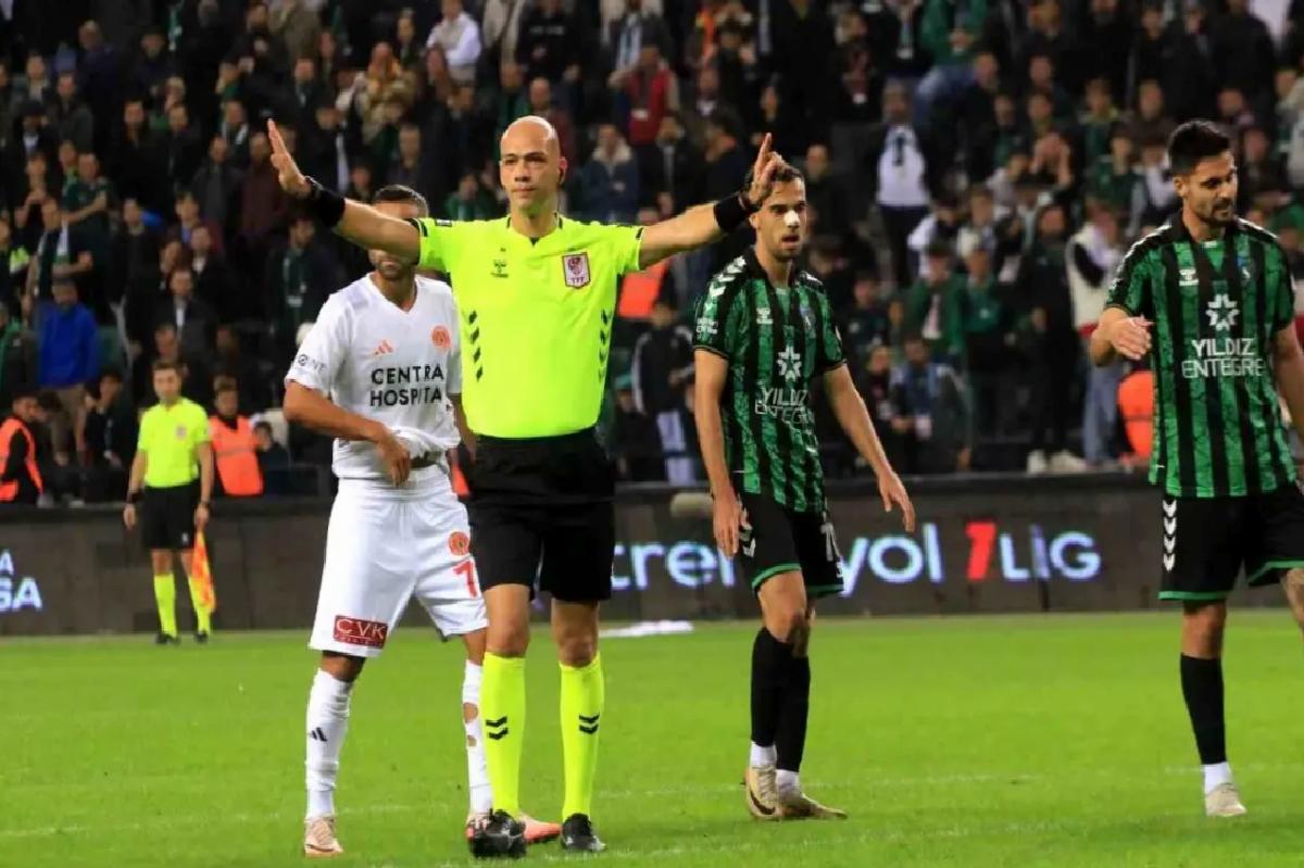 Kocaelispor’un Kart Rekoru
