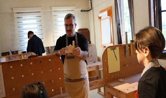 KOMEK’ten “Ahşap Oyuncak Çocuk-Ebeveyn Atölyesi” Aktifliği