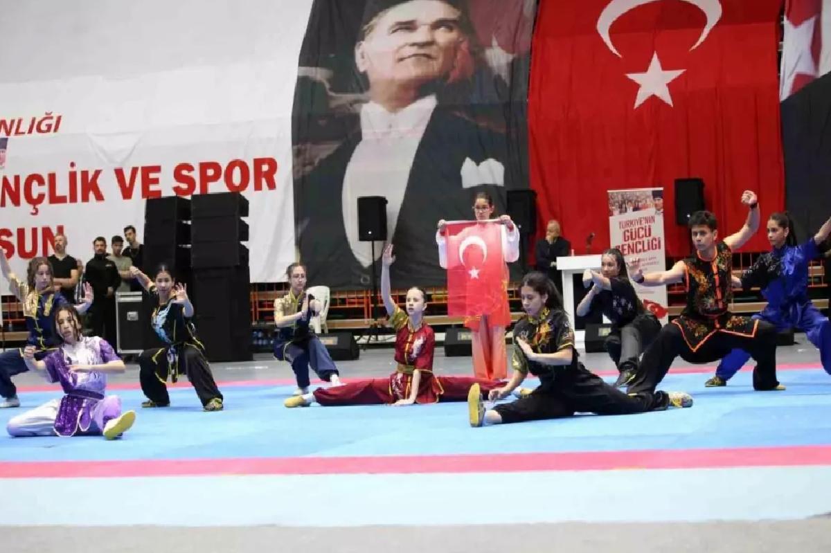 Konya’da 19 Mayıs Atatürk’ü Anma Gençlik ve Spor Bayramı Coşkuyla Kutlandı