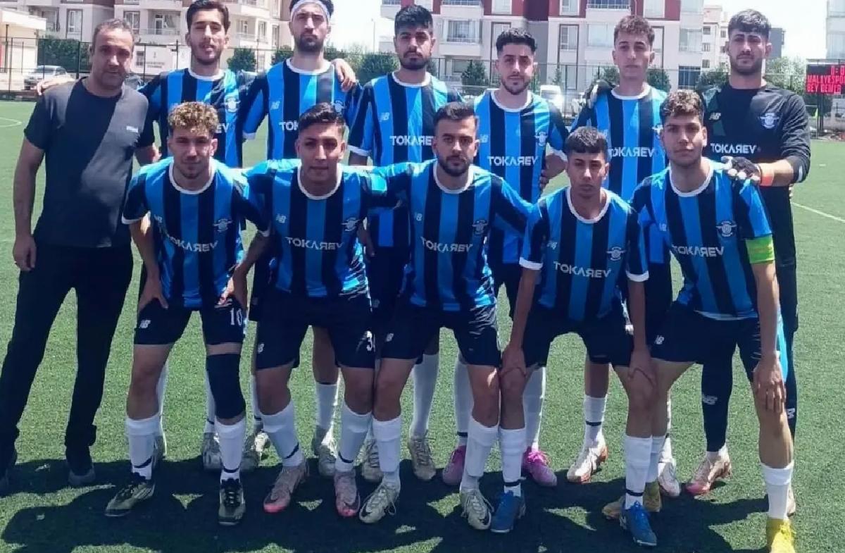 Konya’da kafileyi taşıyan otobüsün lastiği patlayınca futbolcular maça taksiyle gitti