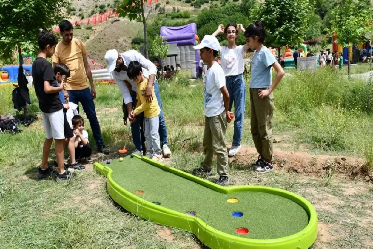 Kozluk’ta Bahar Şenliği ve Rafting Heyecanı