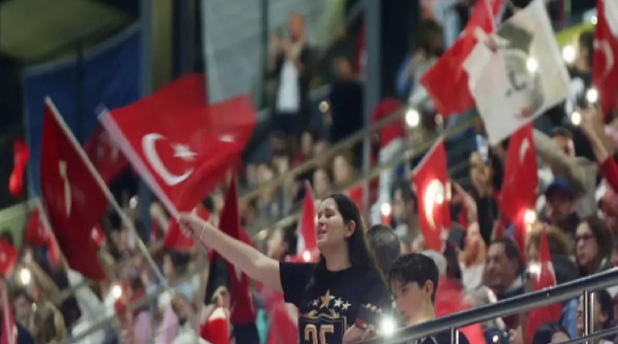Küçükçekmece’de 19 Mayıs Coşkusu: Gençlik Yürüyüşü ve Kutlamalar