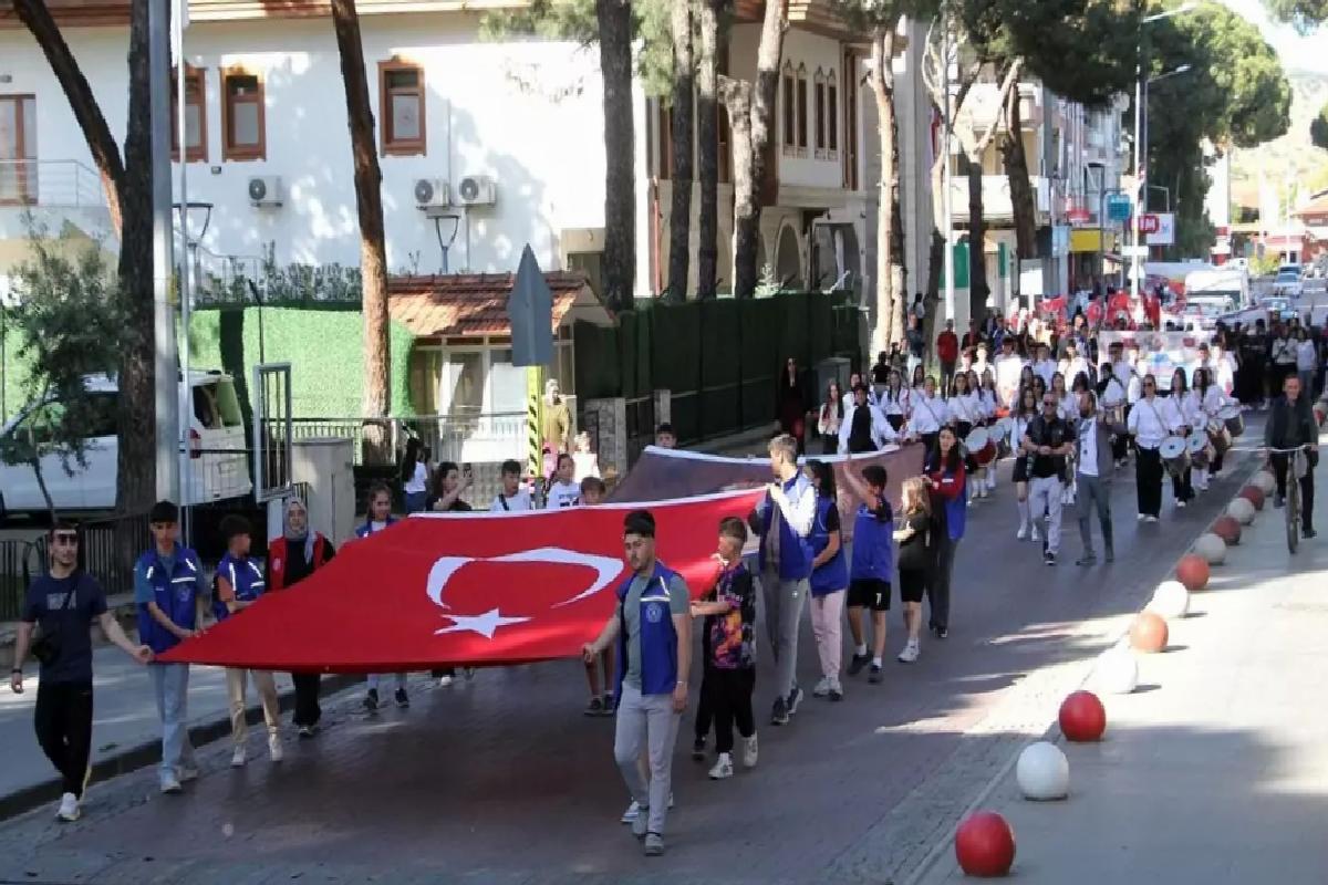 Kula’da 19 Mayıs Bayramı Kutlamaları Başladı