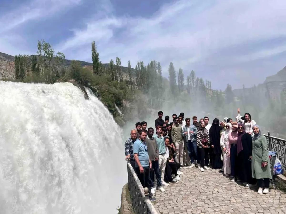 Kültürel Seyahat ile Kardeşlik Bağları Kuruldu