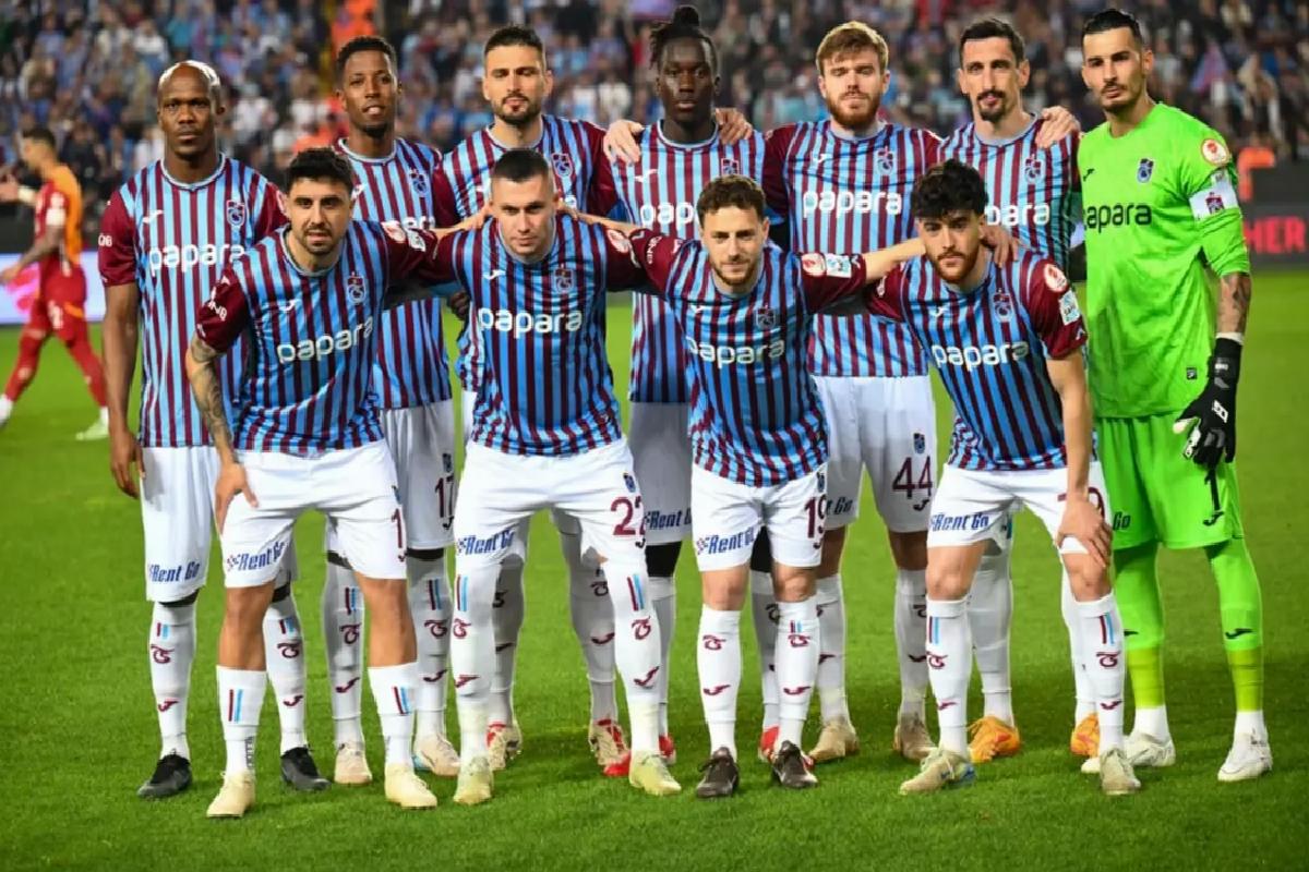 Kupa seremonisine damga vuran an! Herkes onları bekledi lakin onlar gelmedi