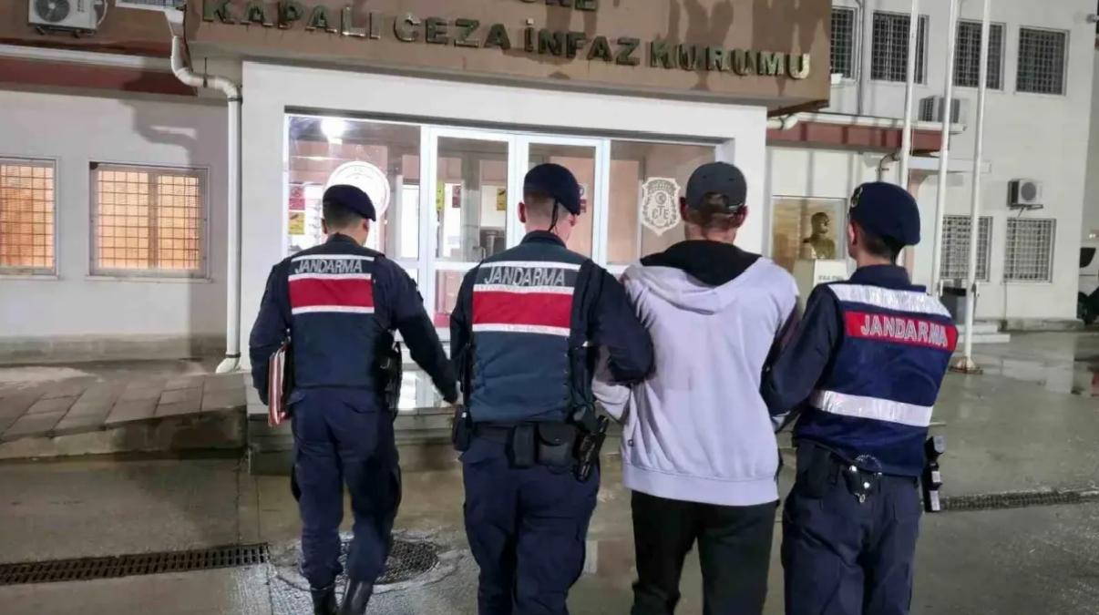 Kuşadası’nda Aranan Şahıs Yakalandı