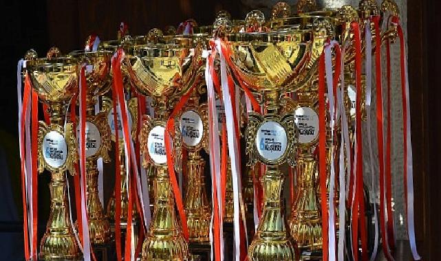 Kuşadası’nda gençler, 6. kere geleceğe koştu