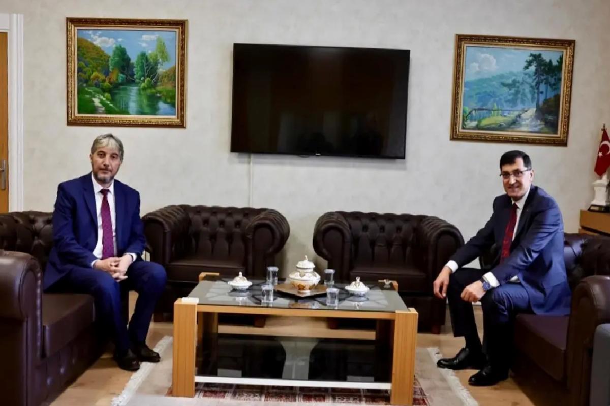 Kütahya Belediye Başkanı Kahveci, İl Milli Eğitim Müdürü Yılmaz’ı Ziyaret Etti