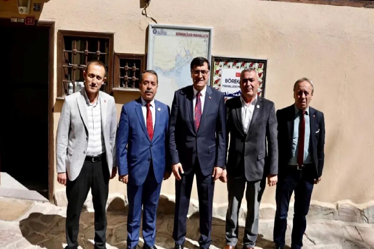 Kütahya Belediye Başkanı Muhtarlarla Bir Araya Geldi