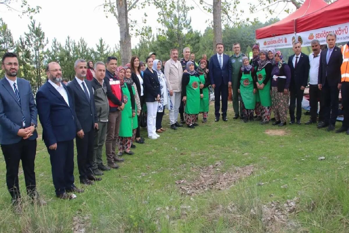Kütahya’da Bayan Kooperatifine Fidan Dağıtımı