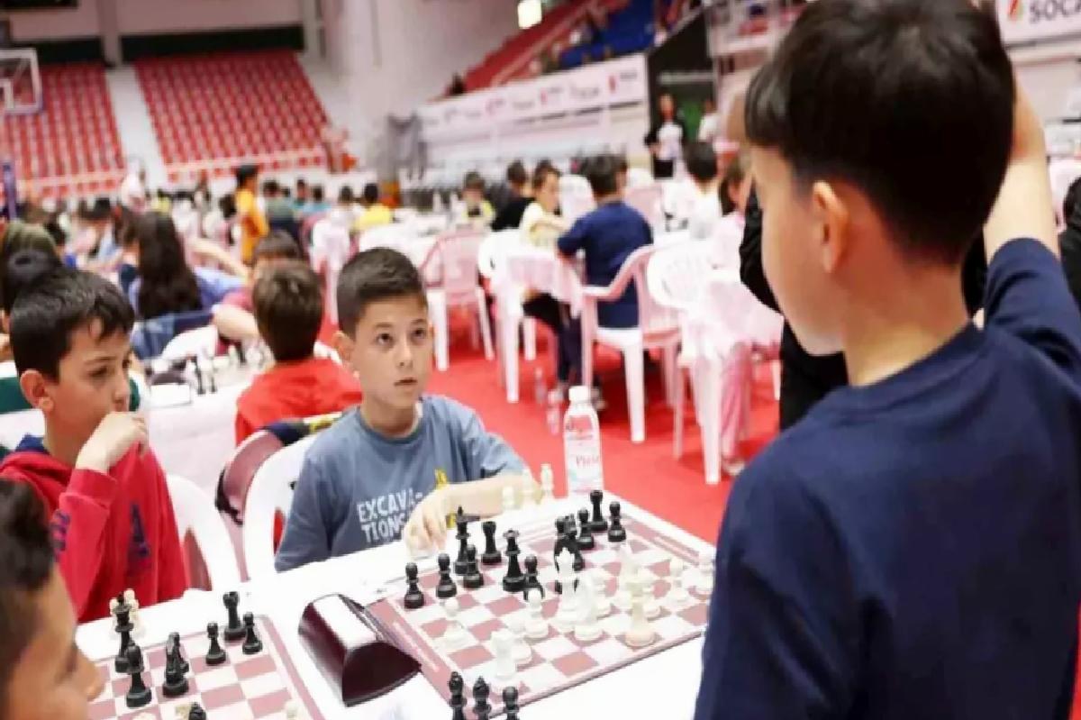 KYME Satranç Turnuvası’nda Aliağalı Sportmenler Niteleyici Muvaffakiyetler Elde Etti