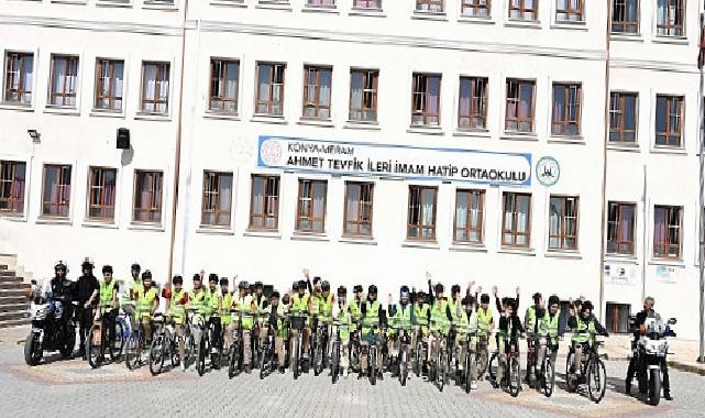 Lider Altay: “Güvenli Okul Yolları Projesi ile Çocuklar Okullarına Bisikletle İtimatla Ulaşabiliyor”