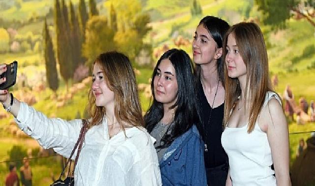Lider Aydın örnek liselilerle Osmangazi’de bir ortaya geldi