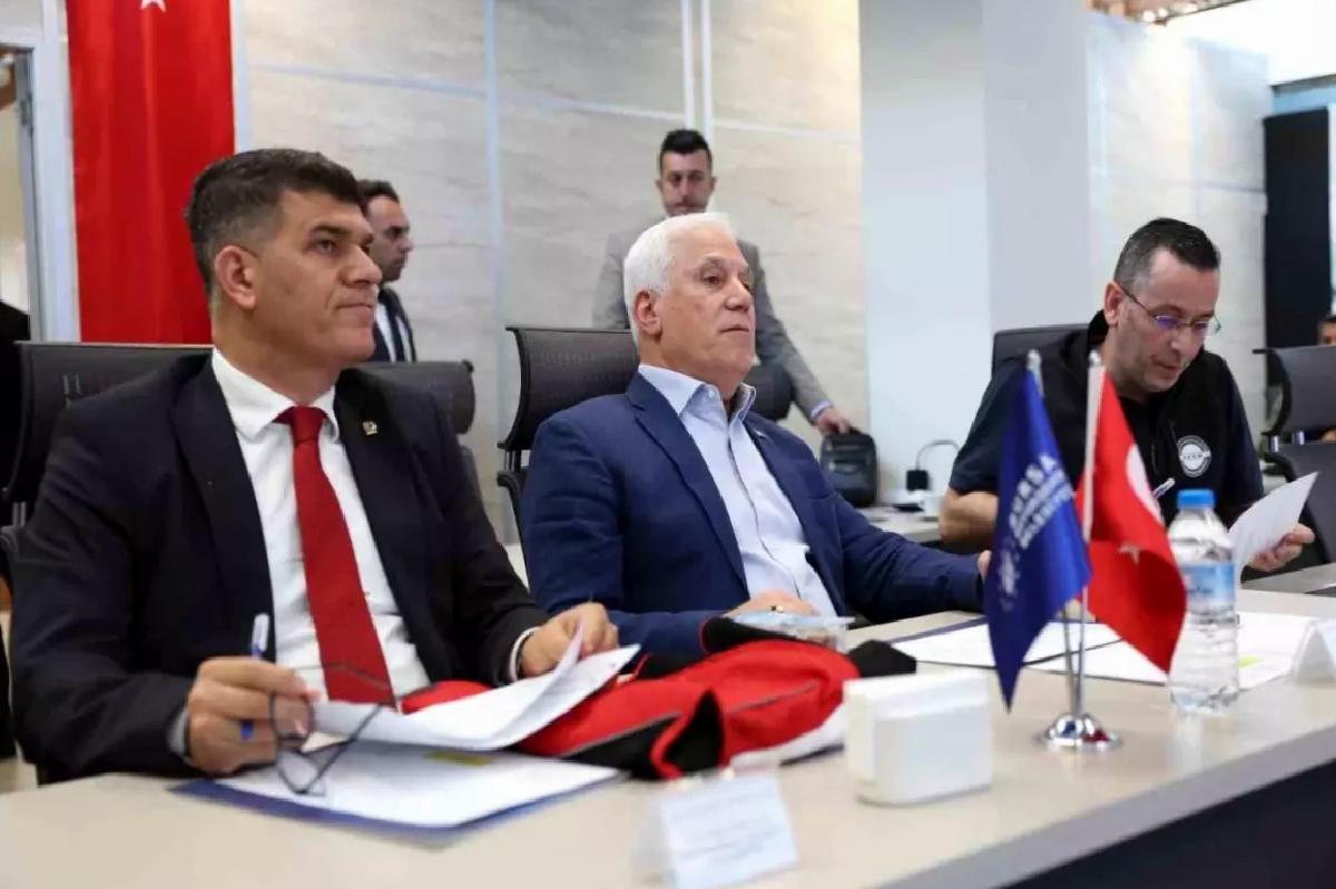 Lider Bozbey; “Bursalıların da çalışma arkadaşlarımızın da haklarını koruyoruz”