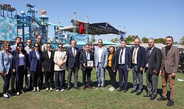 Lider Muhittin Böcek: “6. yılımızda 24’üncü etraf ödülümüzü aldık”