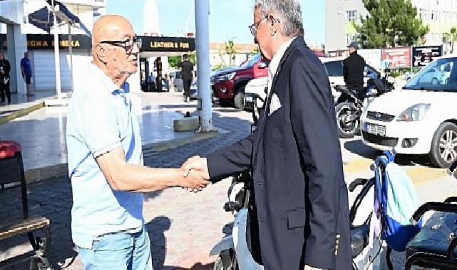 Lider Topaloğlu pazar esnafını ziyaret etti