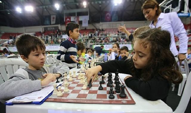 Lider Ünsal, çocuk lidere verdiği kelamı tuttu