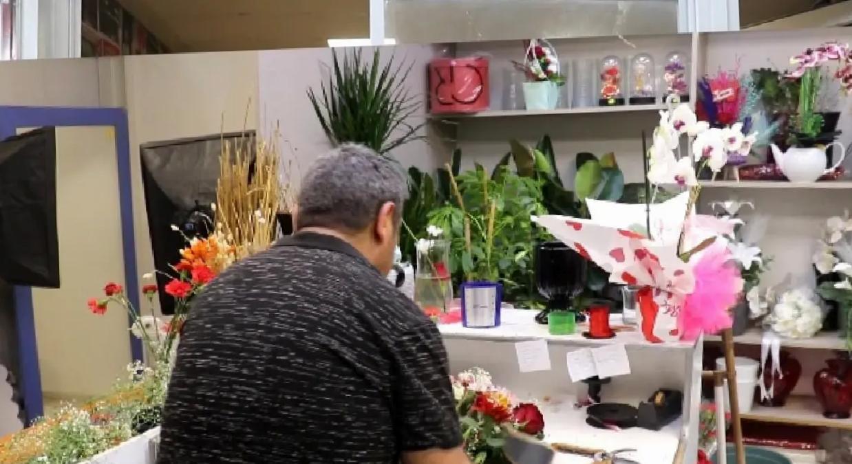 Malatya’da Anneler Günü Yoğunluğu: Çiçekçiler Karşılıyor