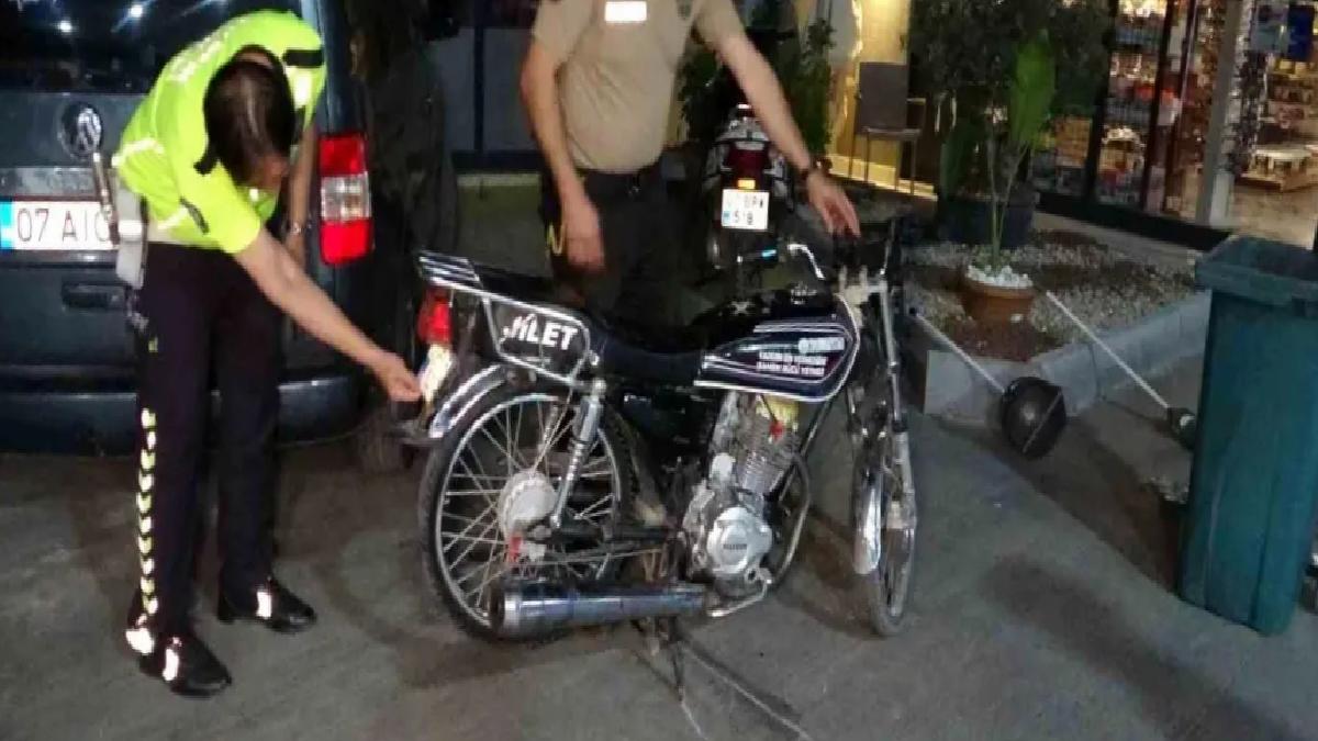 Manavgat’ta Abartılı Egzozlu Motosikletler Ceza Aldı