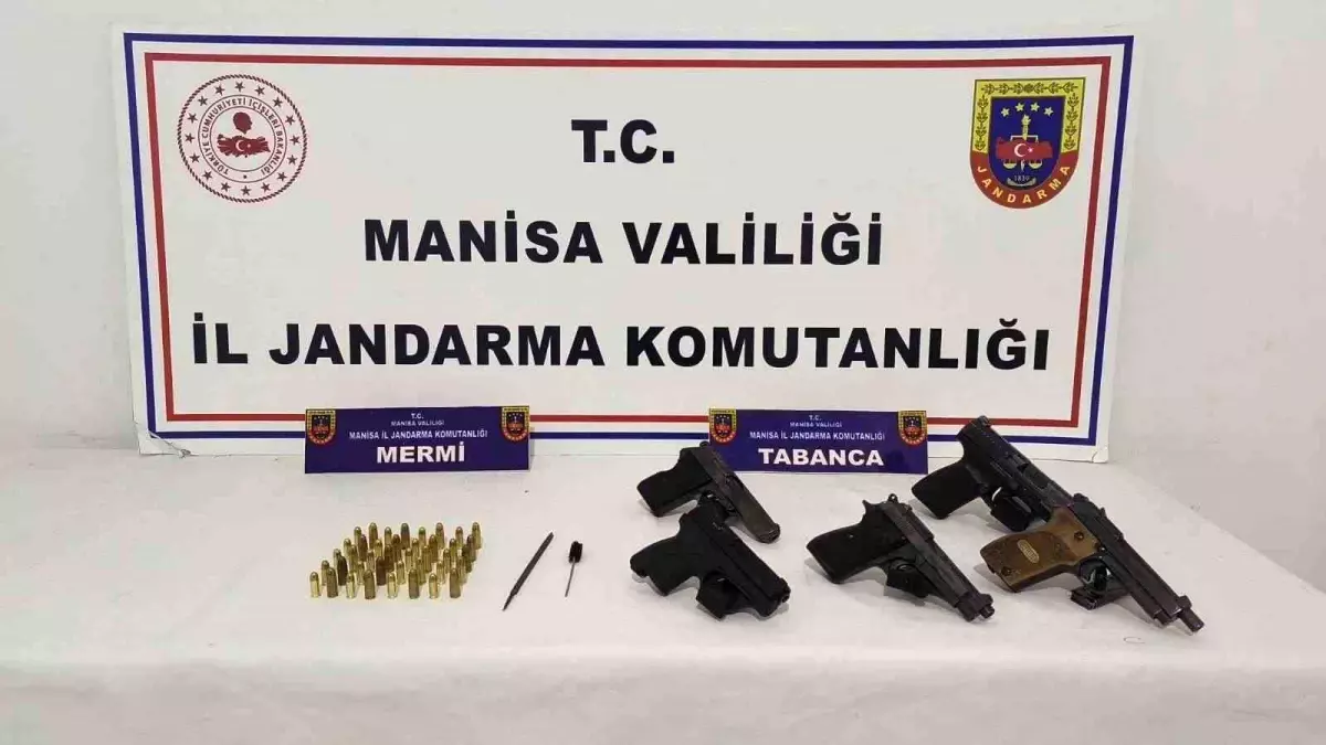 Manisa’da Ruhsatsız Silah Operasyonu