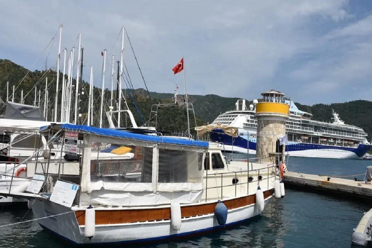 Marmaris’e Gelen Kruvaziyer Turistleri Ağırladı