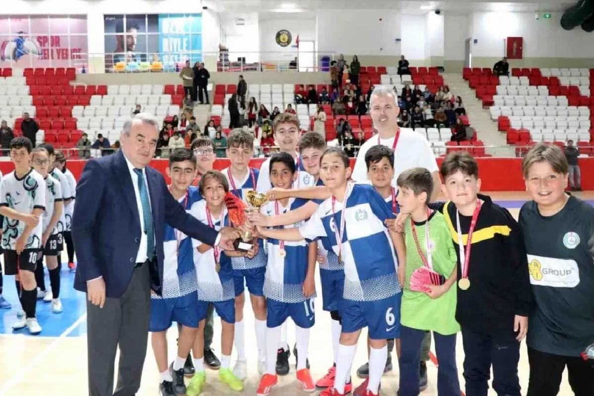Mehmet Akif Ersoy Ortaokulu Futsal Şampiyonu