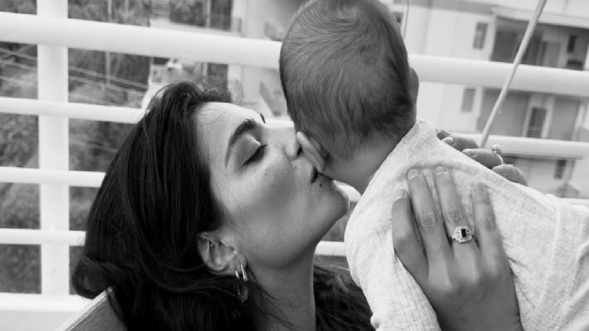 Melisa Aslı Pamuk oğlu Mylan Yazıcı ile yeni pozlar verdi