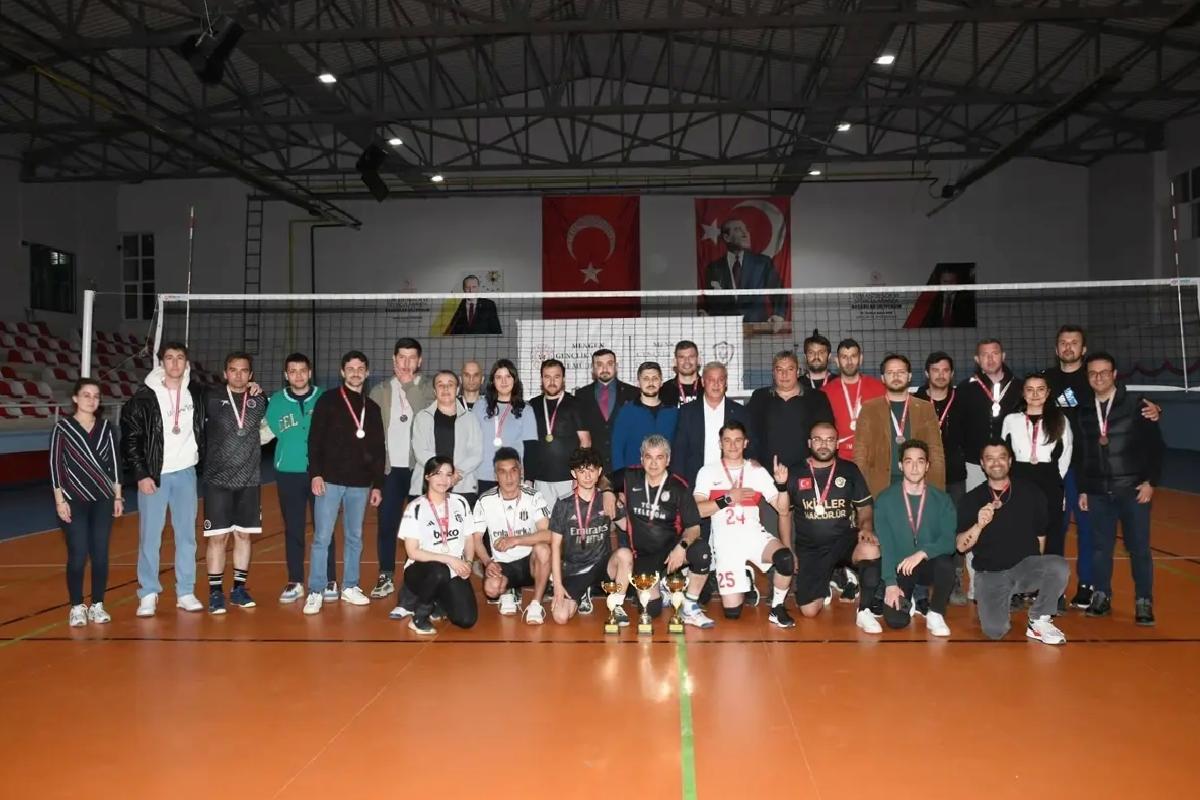 Mengen’de Voleybol Turnuvası Şampiyonu Aşikâr Oldu