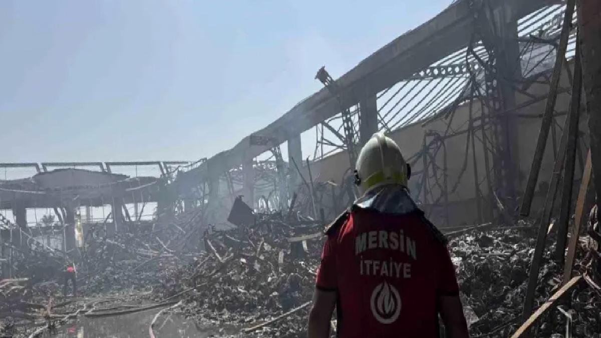Mersin’de Oto Ses ve İmaj Sistemleri Üreten Fabrikada Yangın Çıktı