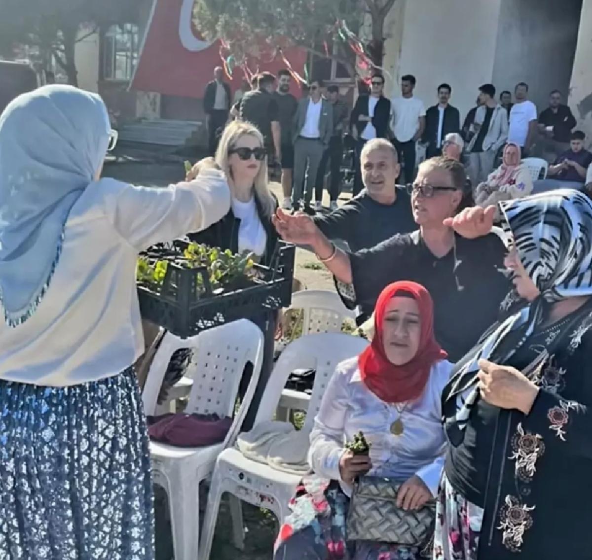 MHP’den Anneler Günü’nde Çiçek Sürprizi